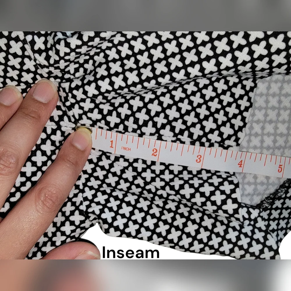 New York & Company STRETCH | Black And White Checkered Stretch Shorts Womens Med - Picture 6 of 10